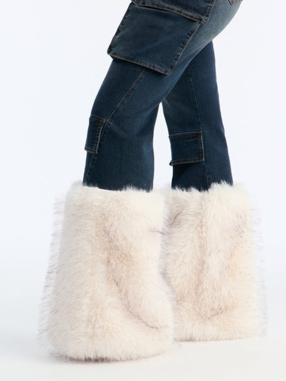 Fashion Nova Faux Fur Trim Cargo Flare Jeans NWT - Picture 3 of 4